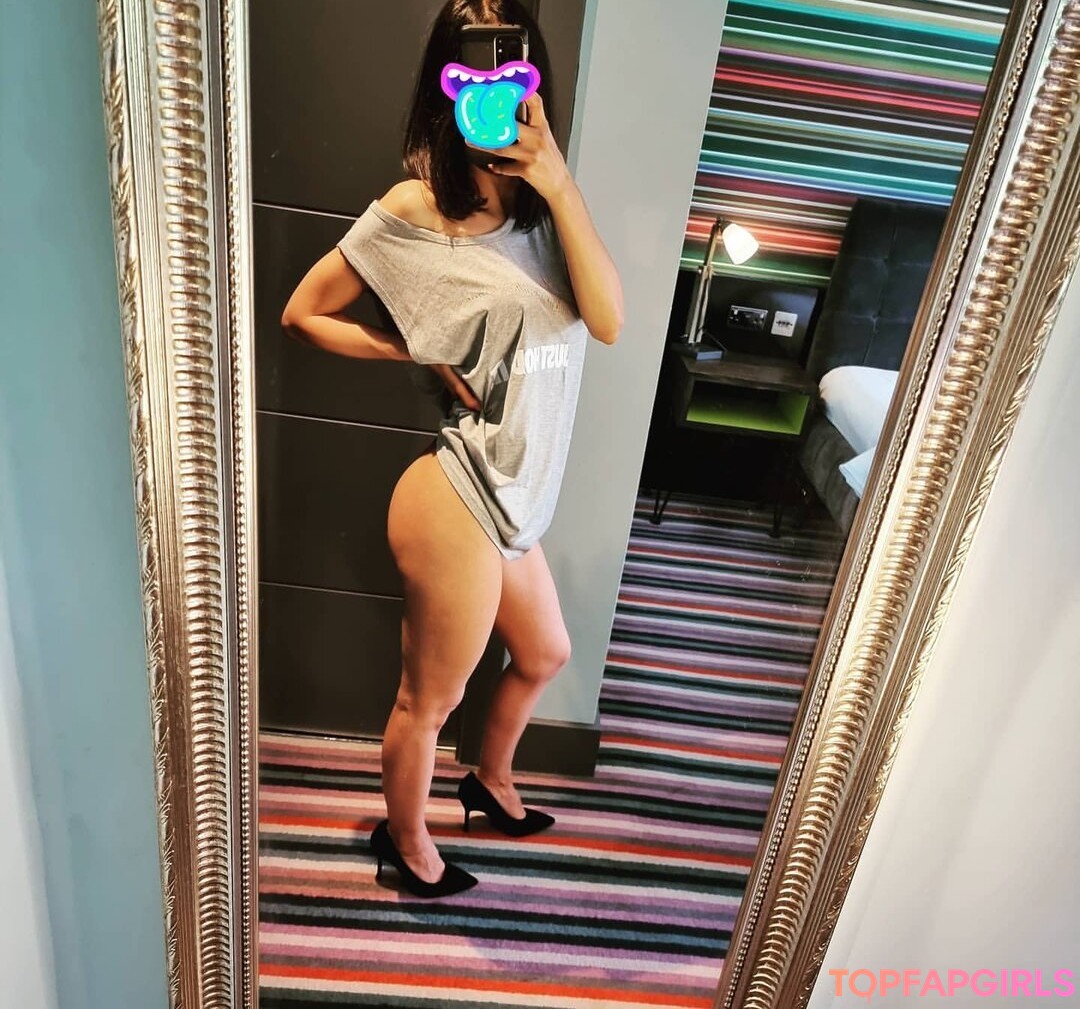 Foto desnuda filtrada de OnlyFans de Serena Mann #210 Foto desnuda filtrada de OnlyFans de Serena Mann #210