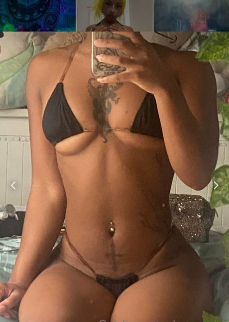 Foto desnuda filtrada de OnlyFans de Crazyaniya