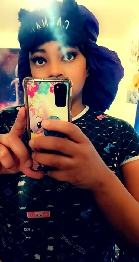 Foto desnuda filtrada de OnlyFans de Chesshyluv