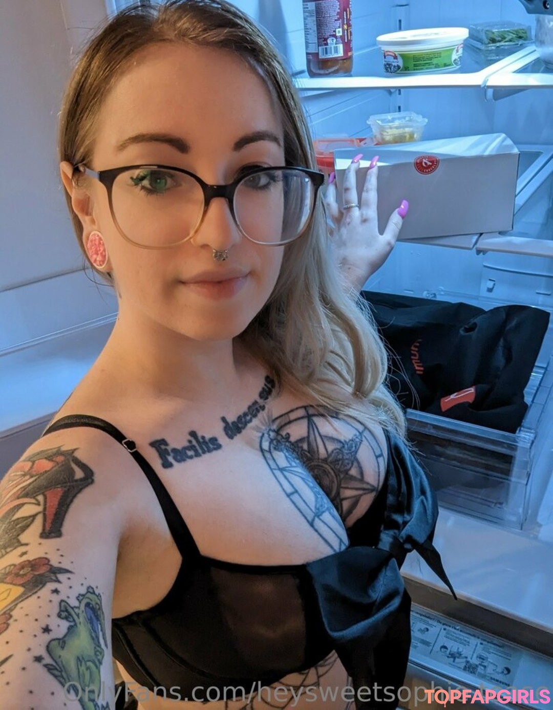 Foto desnuda filtrada de OnlyFans de Heysweetsophietease #10 Foto desnuda filtrada de OnlyFans de Heysweetsophietease #10