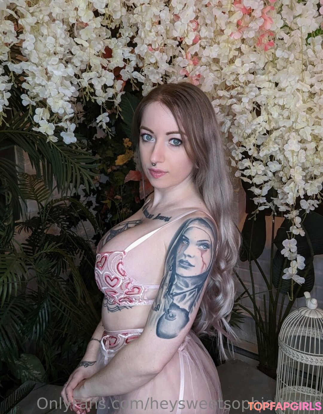 Foto desnuda filtrada de OnlyFans de Heysweetsophietease #4 Foto desnuda filtrada de OnlyFans de Heysweetsophietease #4