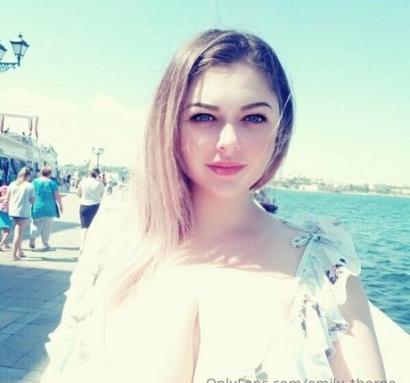 Foto desnuda filtrada de OnlyFans de Emilythorne