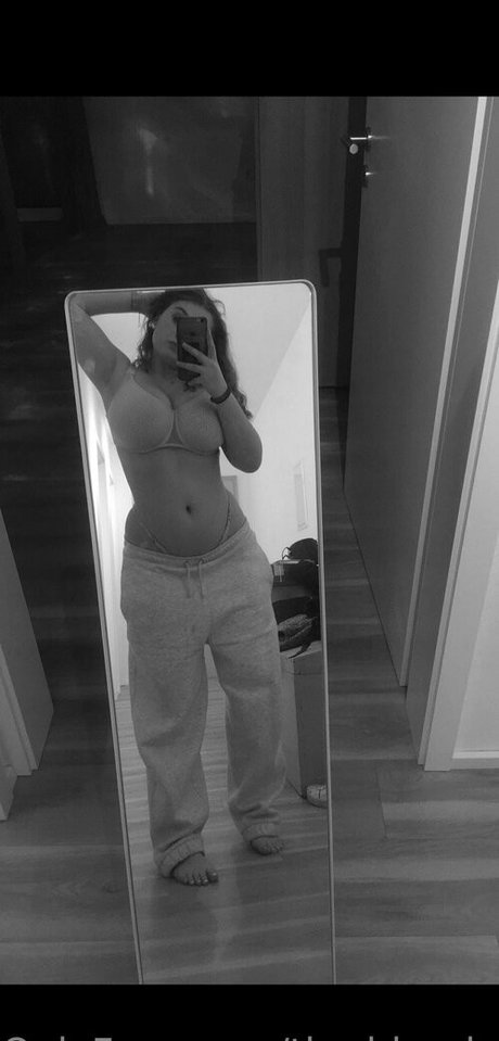 The.blonde.the.brunette