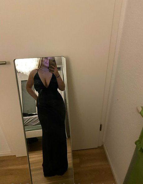 The.blonde.the.brunette