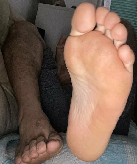 Foto desnuda filtrada de OnlyFans de Youloveyourkingfeet
