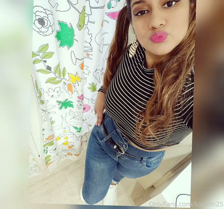 Foto desnuda filtrada de OnlyFans de Karolin25