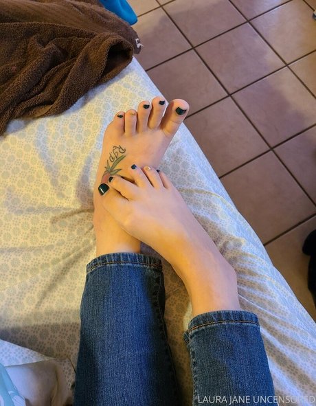 Laurajaneuncensored