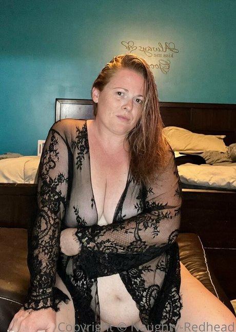 Foto desnuda filtrada de OnlyFans de Naughtyredhead