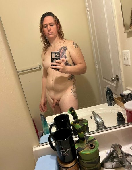 Foto desnuda filtrada de OnlyFans de Esprittv