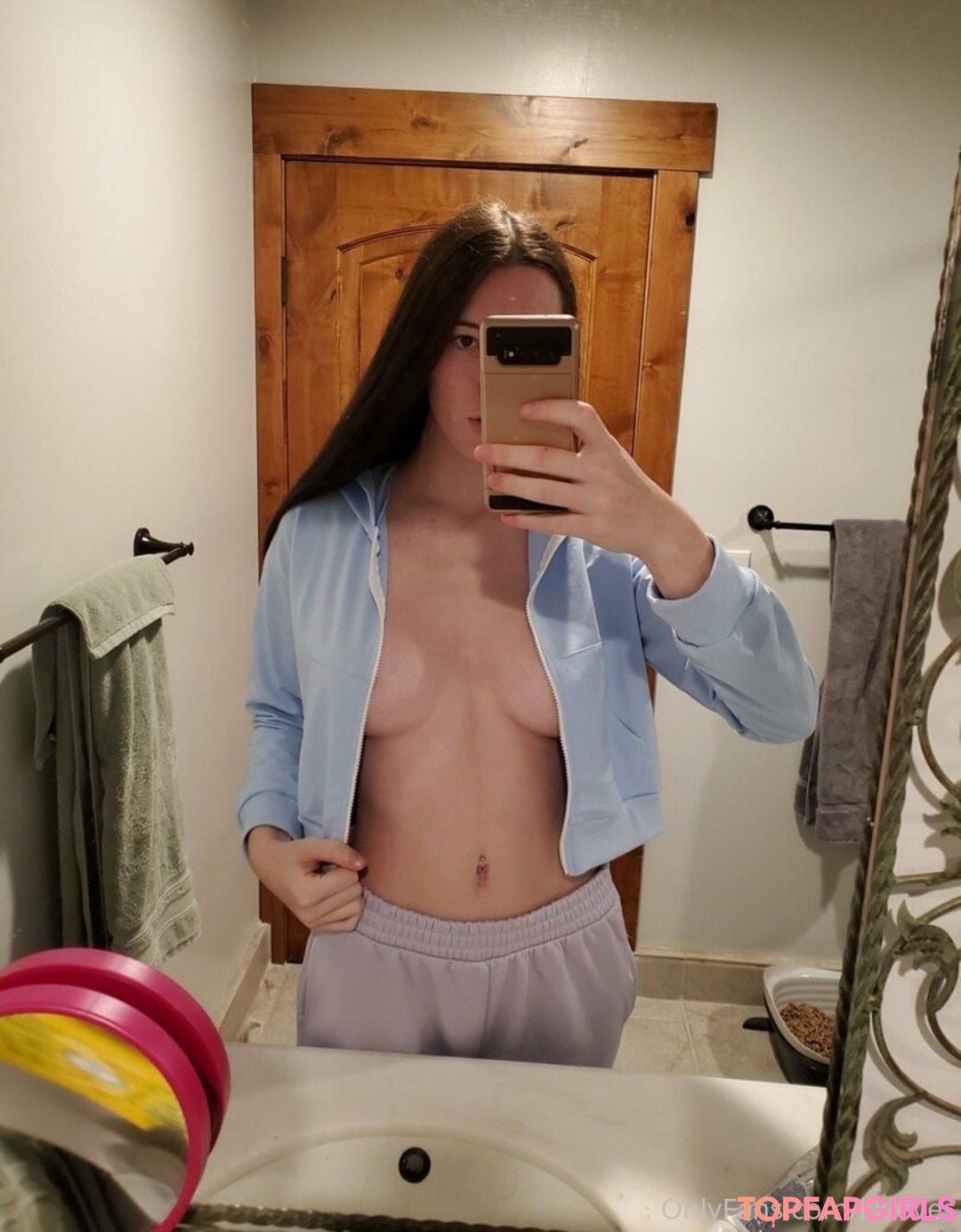 Foto desnuda filtrada de OnlyFans de Karmababyyyy #2 Foto desnuda filtrada de OnlyFans de Karmababyyyy #2