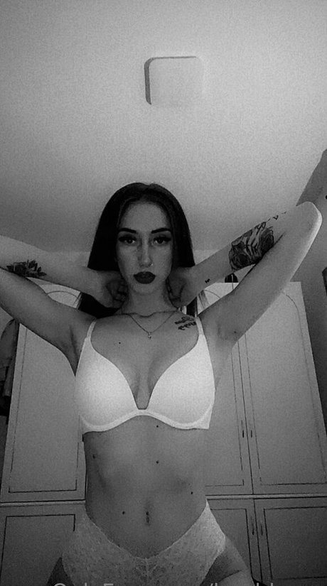 Foto desnuda filtrada de OnlyFans de Lorybloom