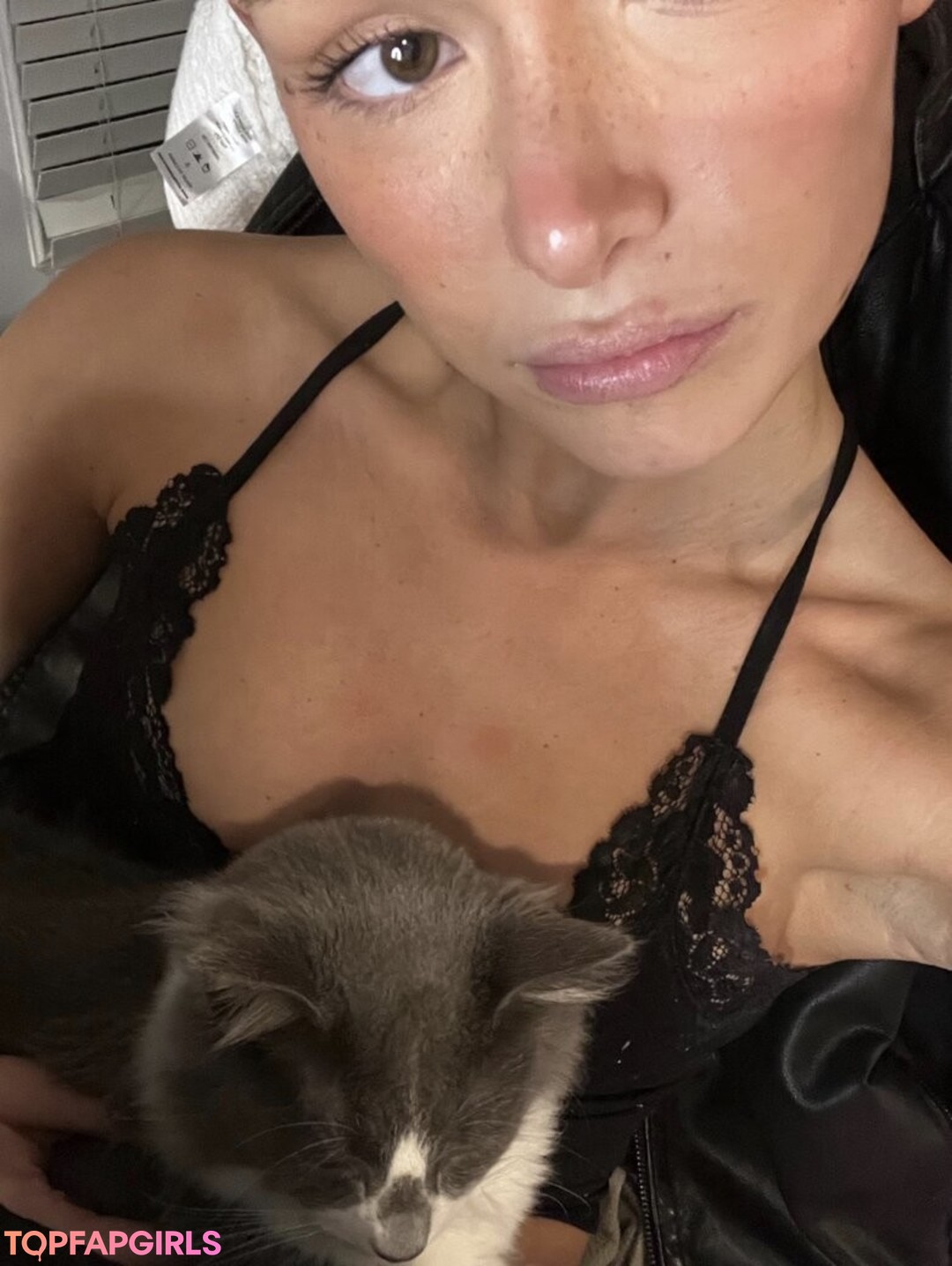 Foto desnuda filtrada de OnlyFans de Hopie Schlenker #77 Foto desnuda filtrada de OnlyFans de Hopie Schlenker #77