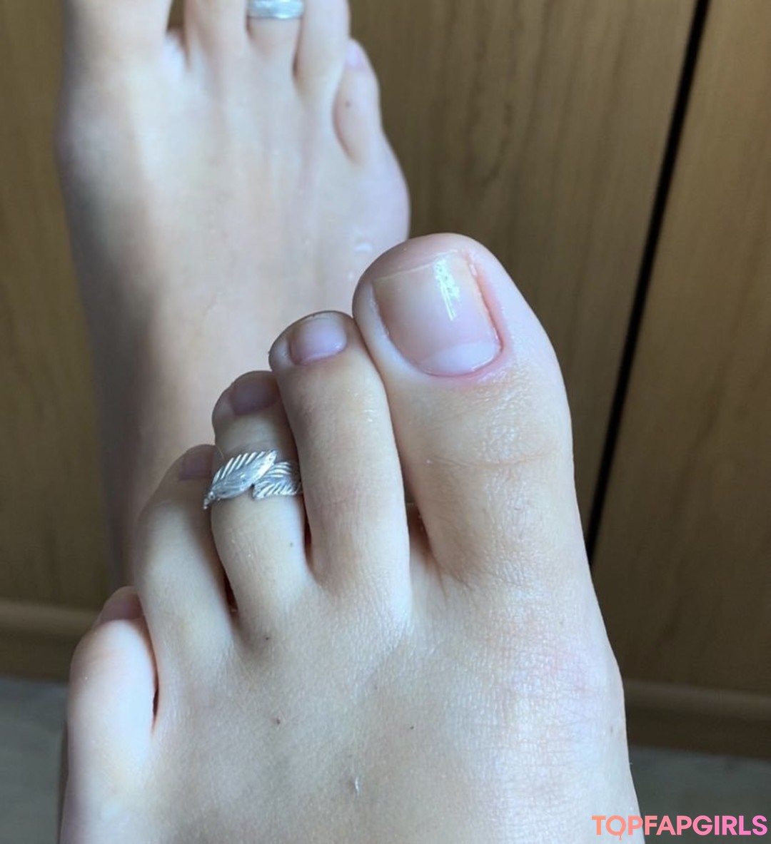 Foto desnuda filtrada de OnlyFans de Caliupefeet #1 Foto desnuda filtrada de OnlyFans de Caliupefeet #1