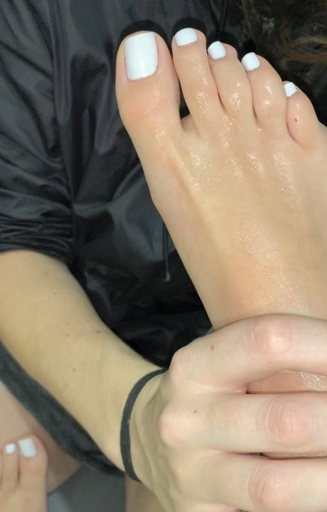 Caliupe_feet
