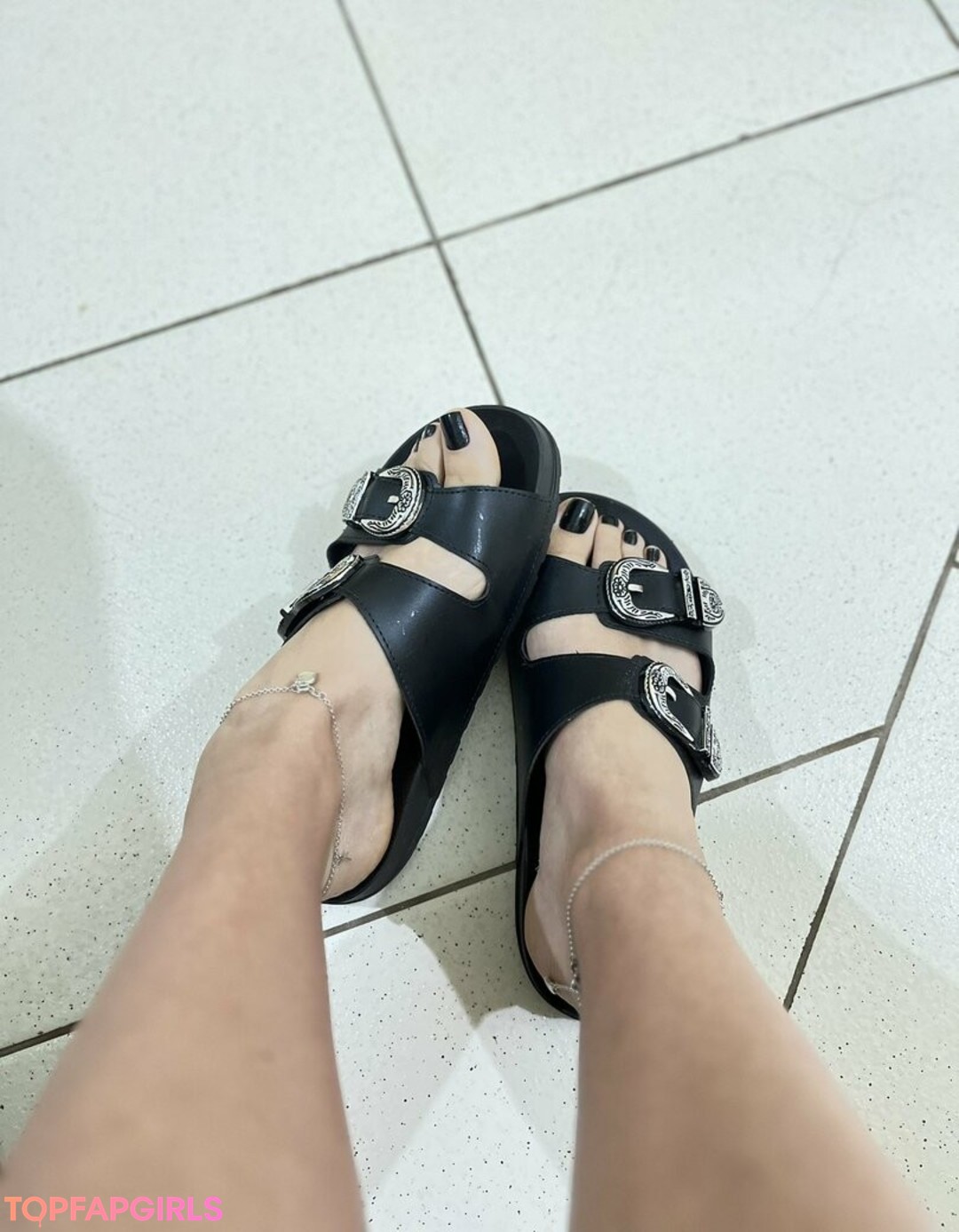Foto desnuda filtrada de OnlyFans de Caliupefeet #32 Foto desnuda filtrada de OnlyFans de Caliupefeet #32