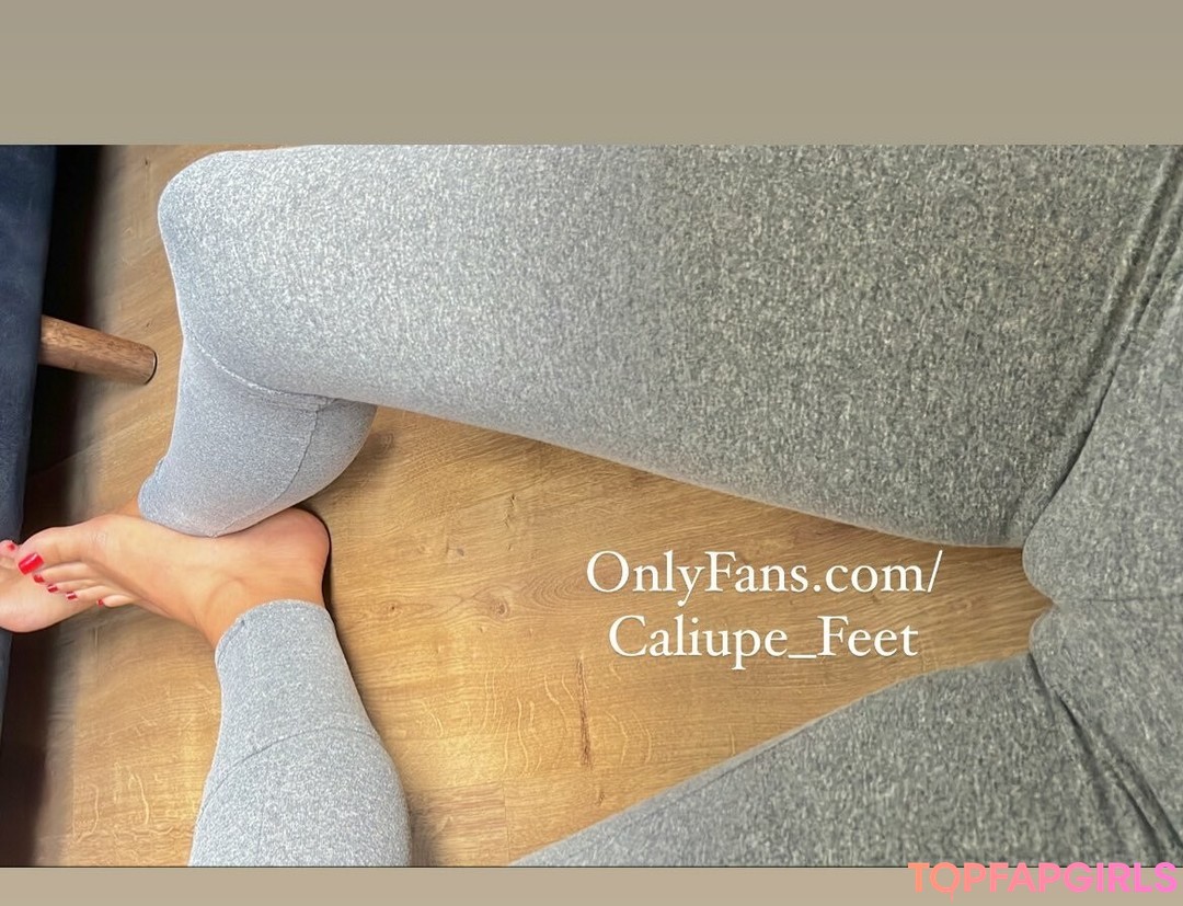 Foto desnuda filtrada de OnlyFans de Caliupefeet #42 Foto desnuda filtrada de OnlyFans de Caliupefeet #42