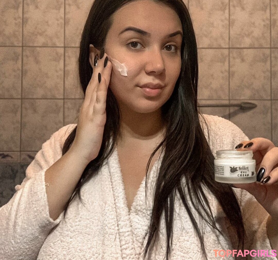 Foto desnuda filtrada de OnlyFans de Emina Jahi #170 Foto desnuda filtrada de OnlyFans de Emina Jahi #170