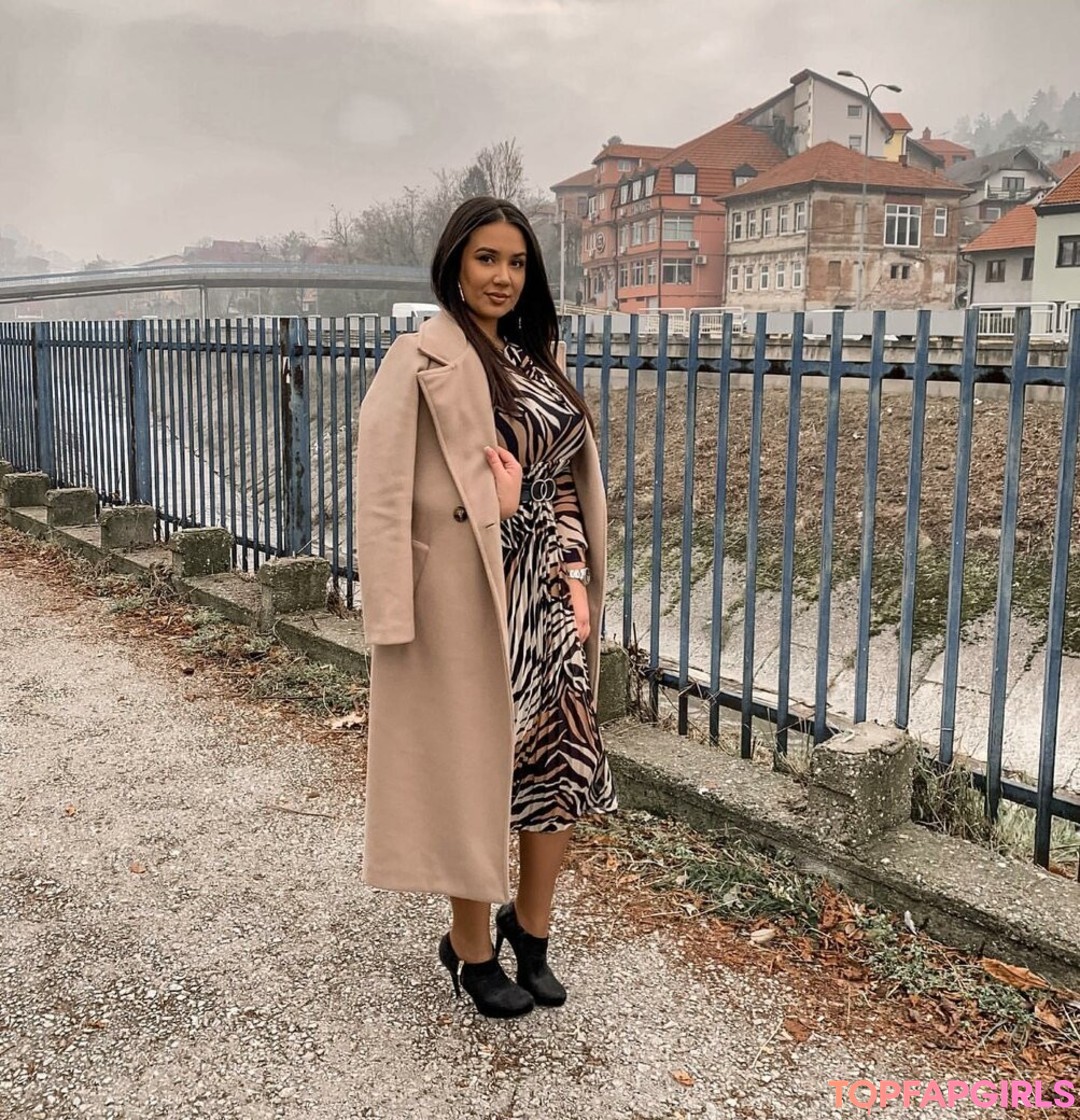 Foto desnuda filtrada de OnlyFans de Emina Jahi #178 Foto desnuda filtrada de OnlyFans de Emina Jahi #178