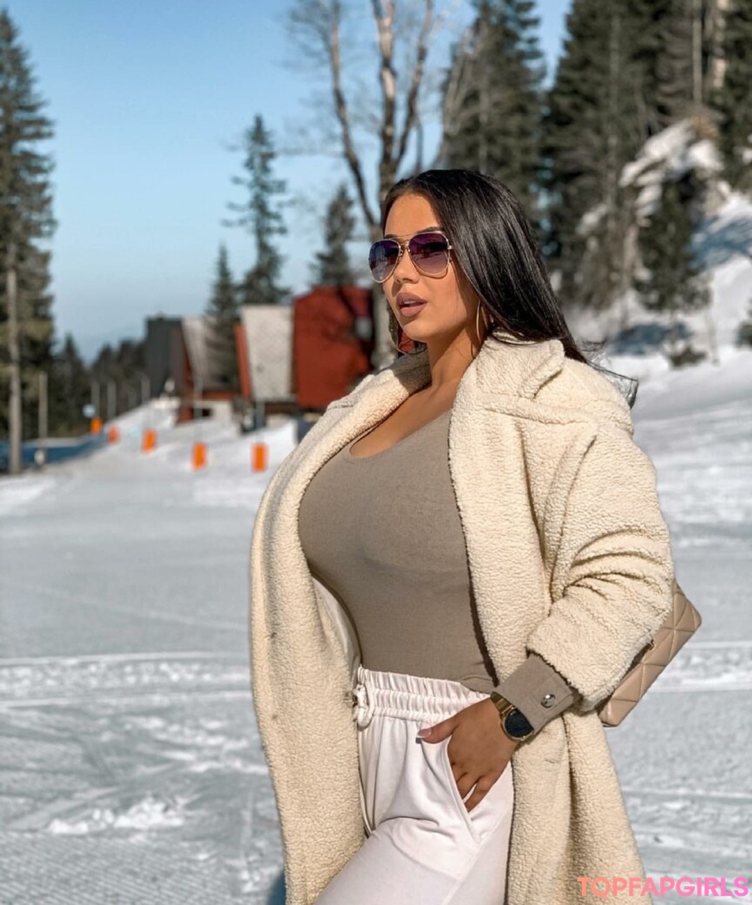 Foto desnuda filtrada de OnlyFans de Emina Jahi #238 Foto desnuda filtrada de OnlyFans de Emina Jahi #238