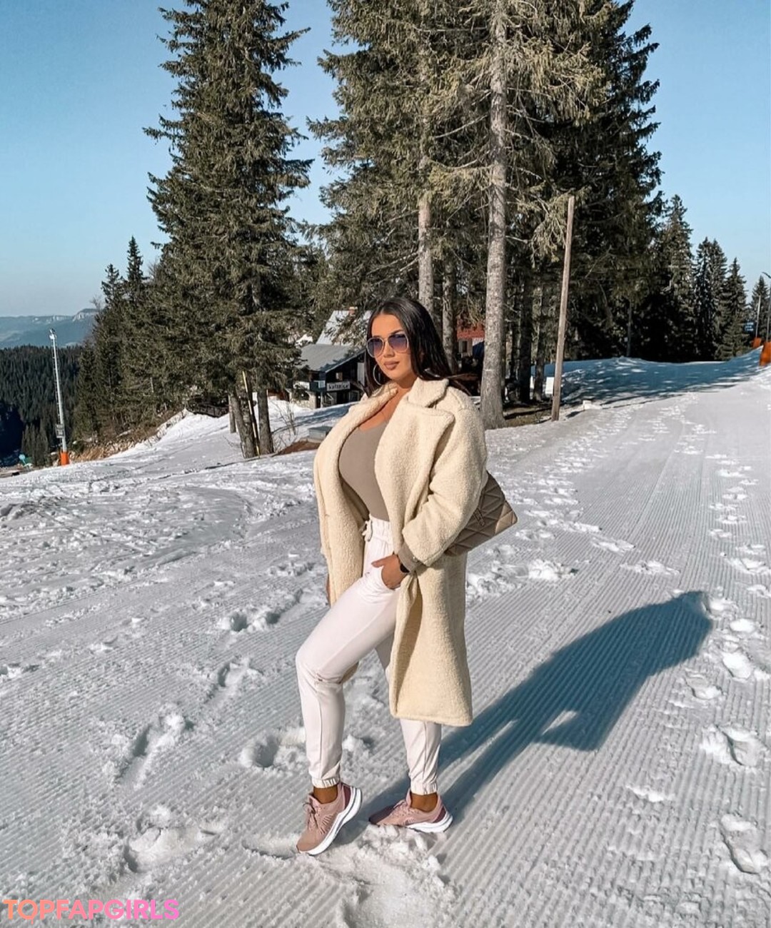 Foto desnuda filtrada de OnlyFans de Emina Jahi #239 Foto desnuda filtrada de OnlyFans de Emina Jahi #239