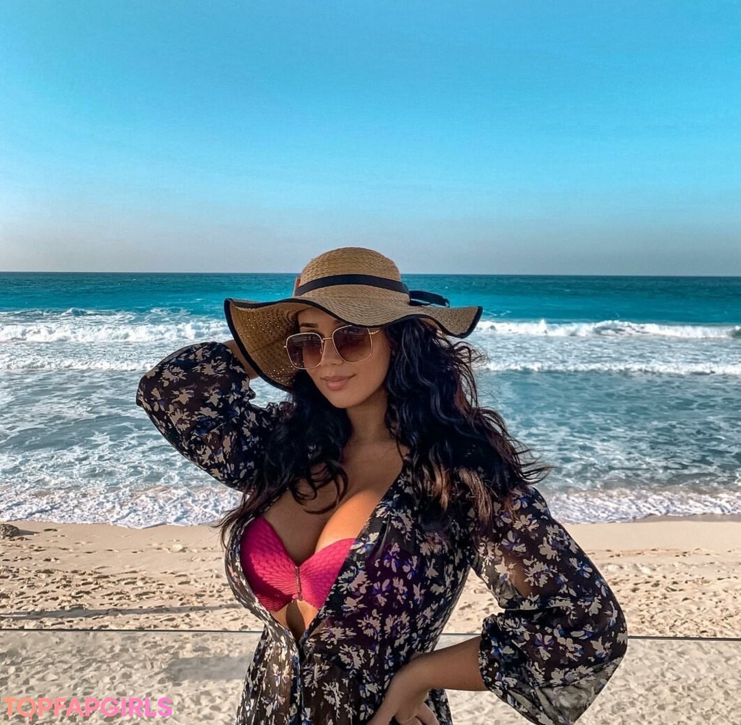 Foto desnuda filtrada de OnlyFans de Emina Jahi #283 Foto desnuda filtrada de OnlyFans de Emina Jahi #283