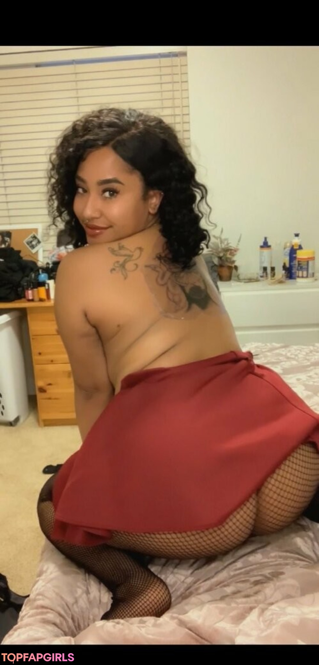 Foto desnuda filtrada de OnlyFans de Prettymilly #27 Foto desnuda filtrada de OnlyFans de Prettymilly #27