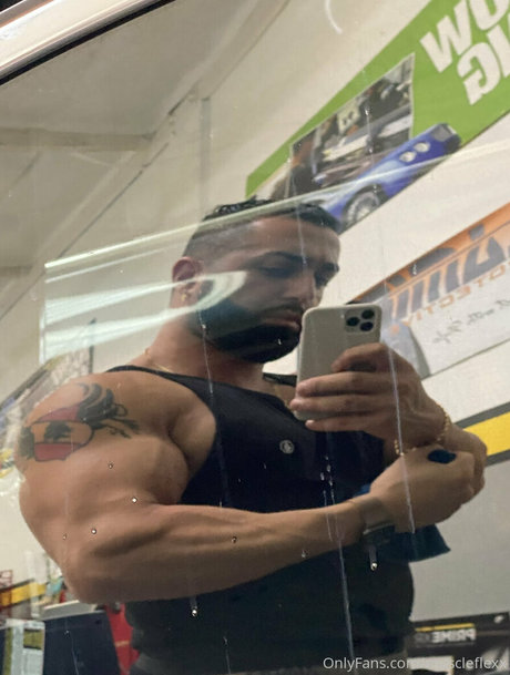 Foto desnuda filtrada de OnlyFans de Muscleflexx